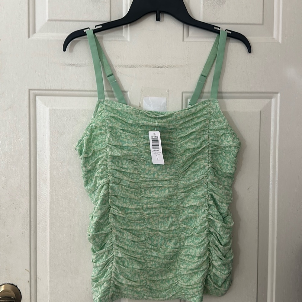 TORRID Stretch Mesh Cropped Shirred Cami: GREEN: NEW WITH TAGS: SIZE 0 (L)